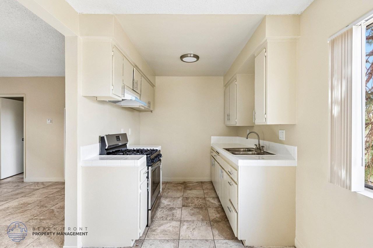 4117 W. Broadway - Photo 3 of 19