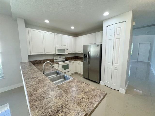 236 Belle Grove Lane - Photo 4 of 8