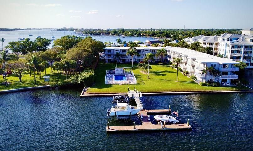 311 East Ocean Avenue - Photo 6 of 8