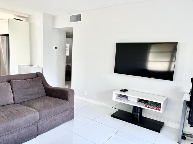 311 East Ocean Avenue - Photo 2 of 8