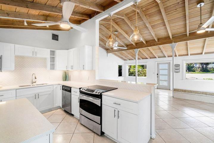 139 Prospect Road - Photo 3 of 8
