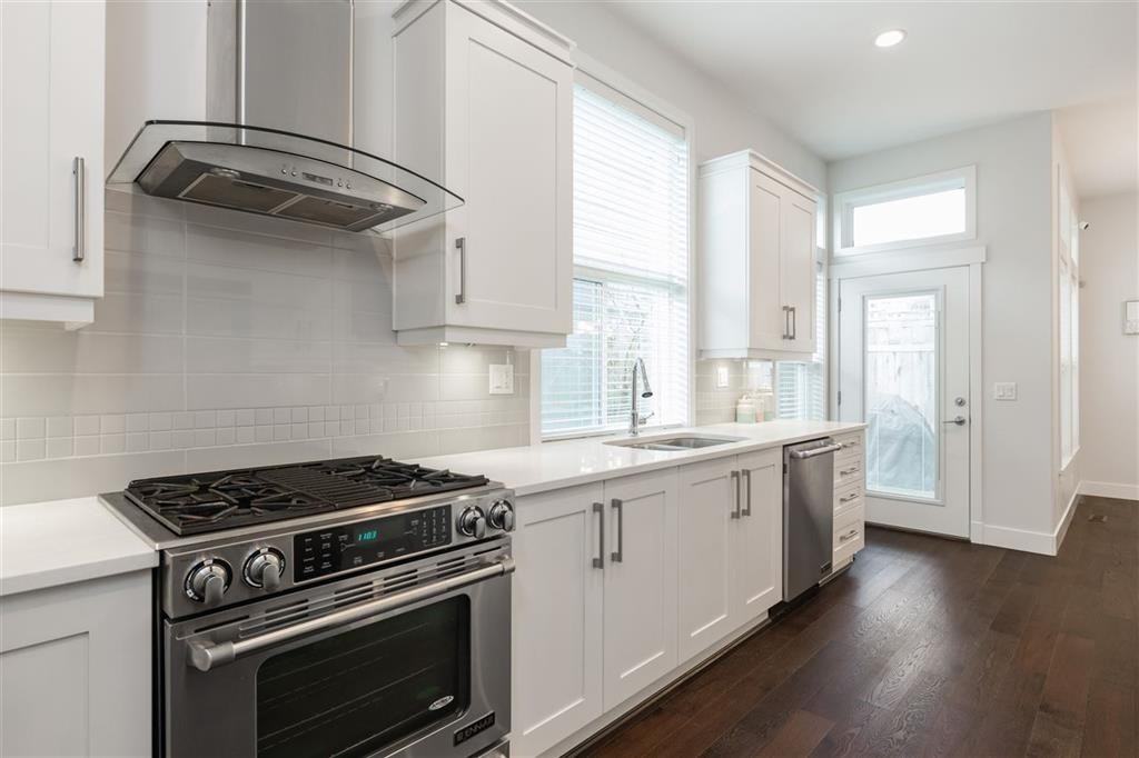 2800 161 Street - Photo 2 of 15