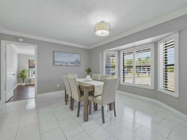 1127 Sea Pines Way - Photo 7 of 8
