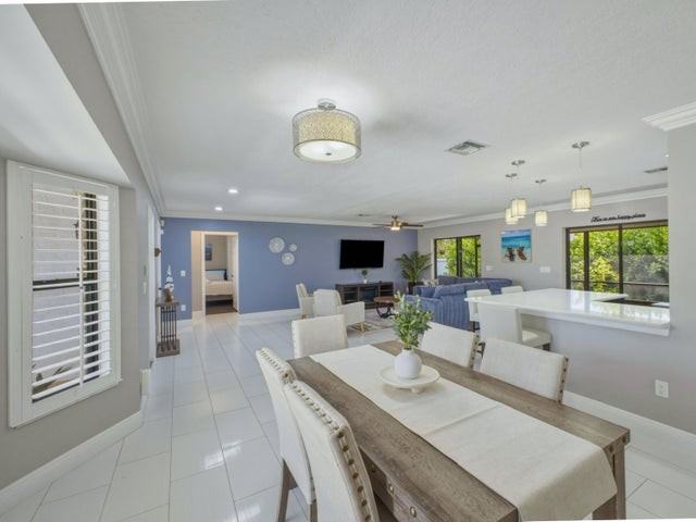 1127 Sea Pines Way - Photo 2 of 8