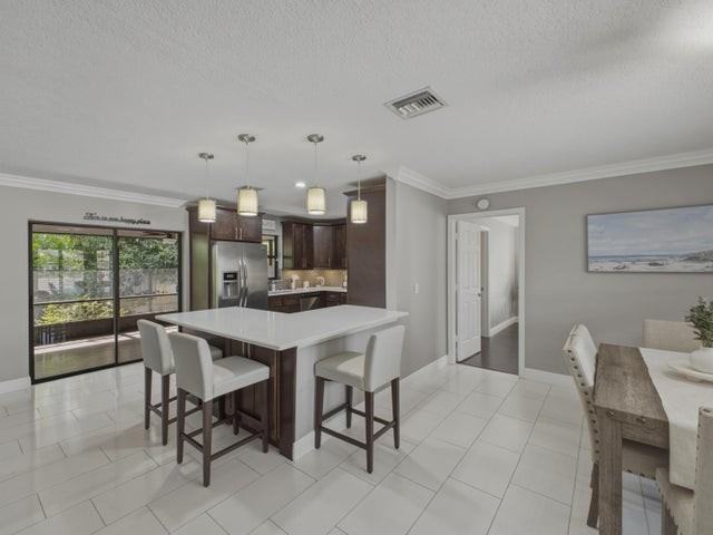 1127 Sea Pines Way - Photo 3 of 8