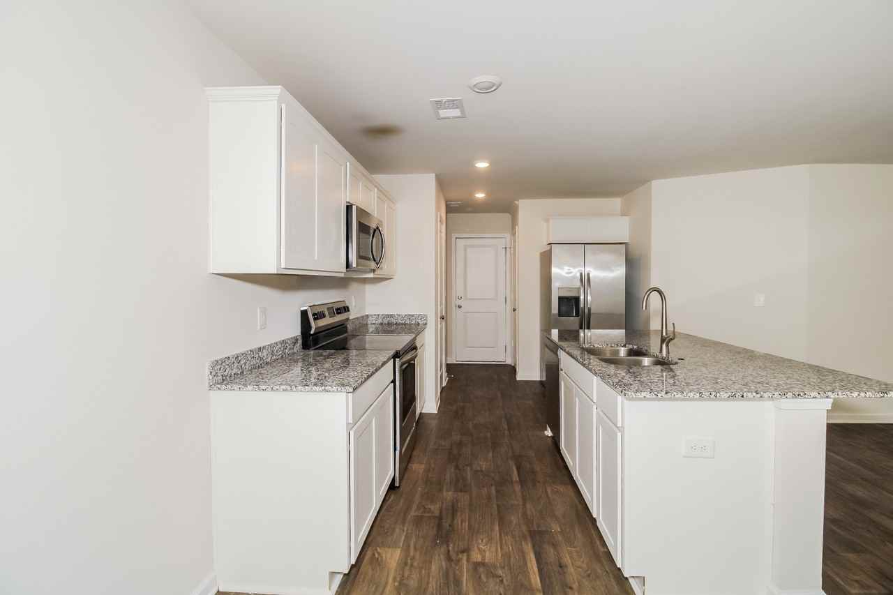 209 Merry Oak Ln - Photo 6 of 17