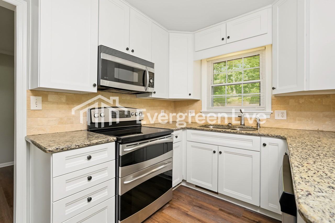 2748 Knob Hill Dr - Photo 2 of 10