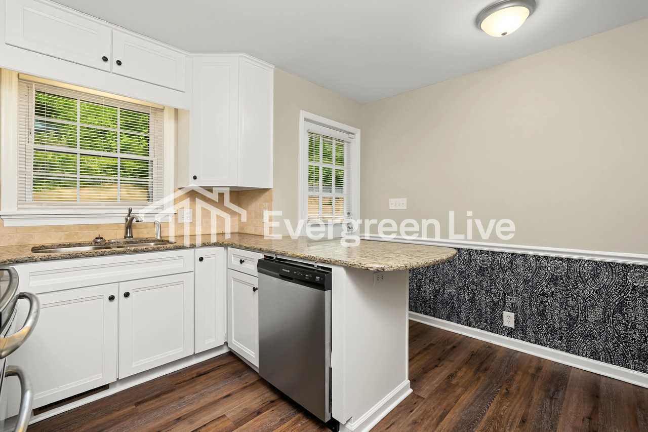 2748 Knob Hill Dr - Photo 3 of 10