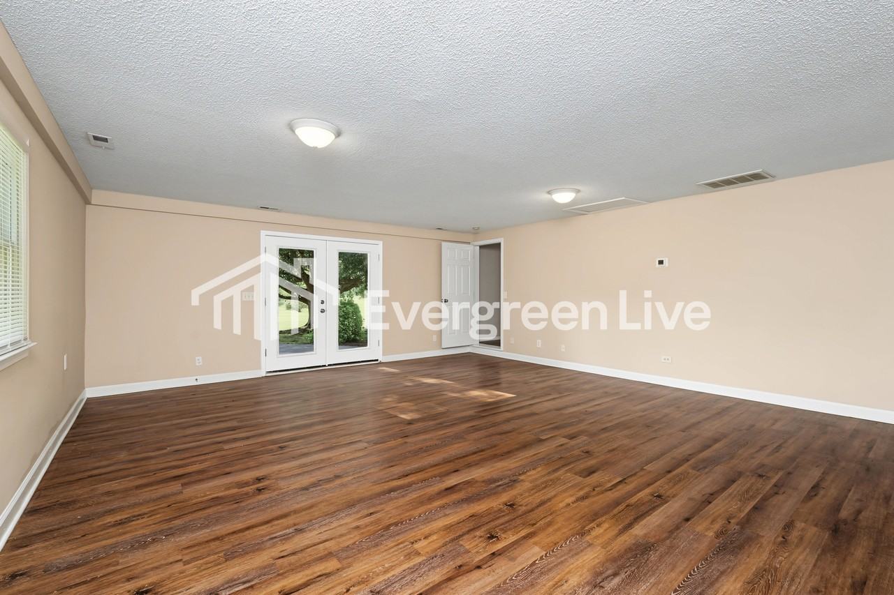 2748 Knob Hill Dr - Photo 6 of 10