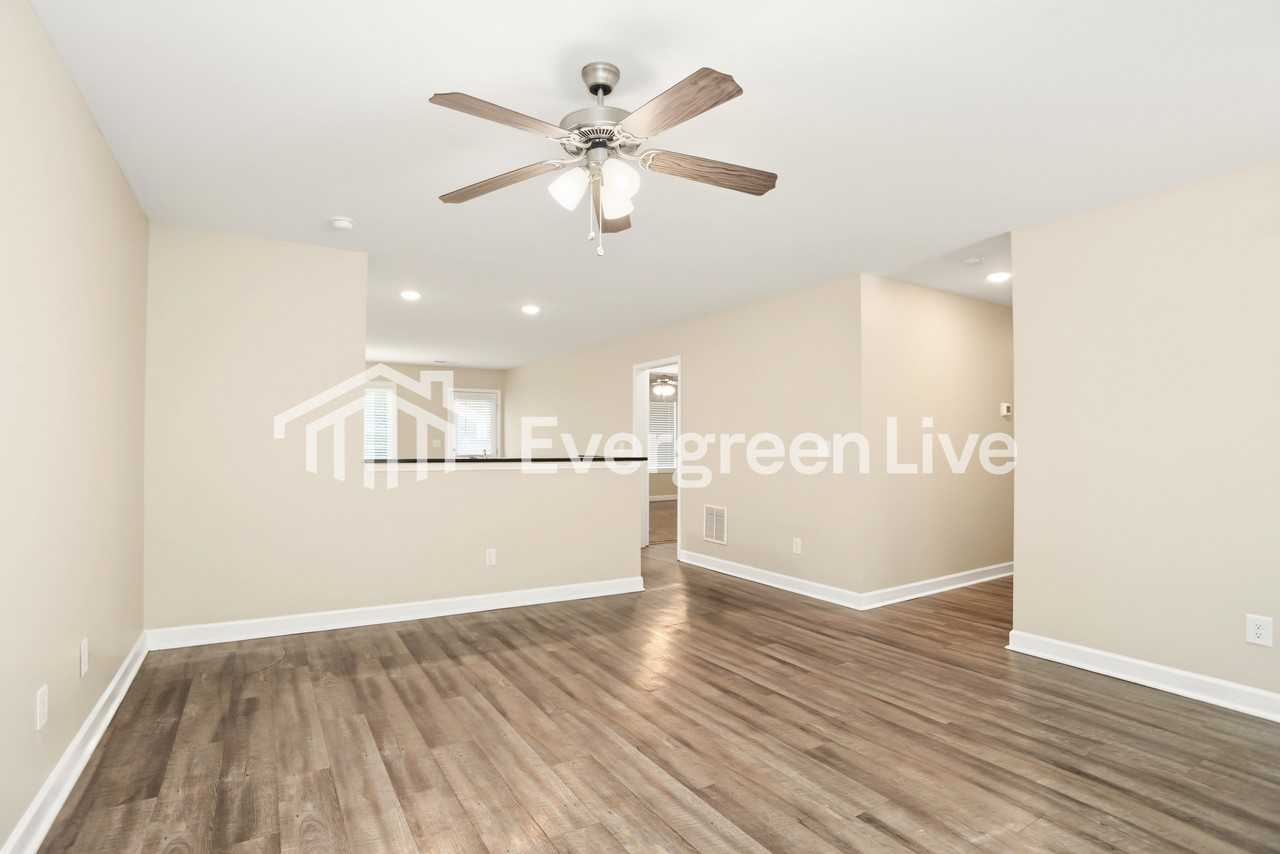 840 N Main St - Photo 7 of 10