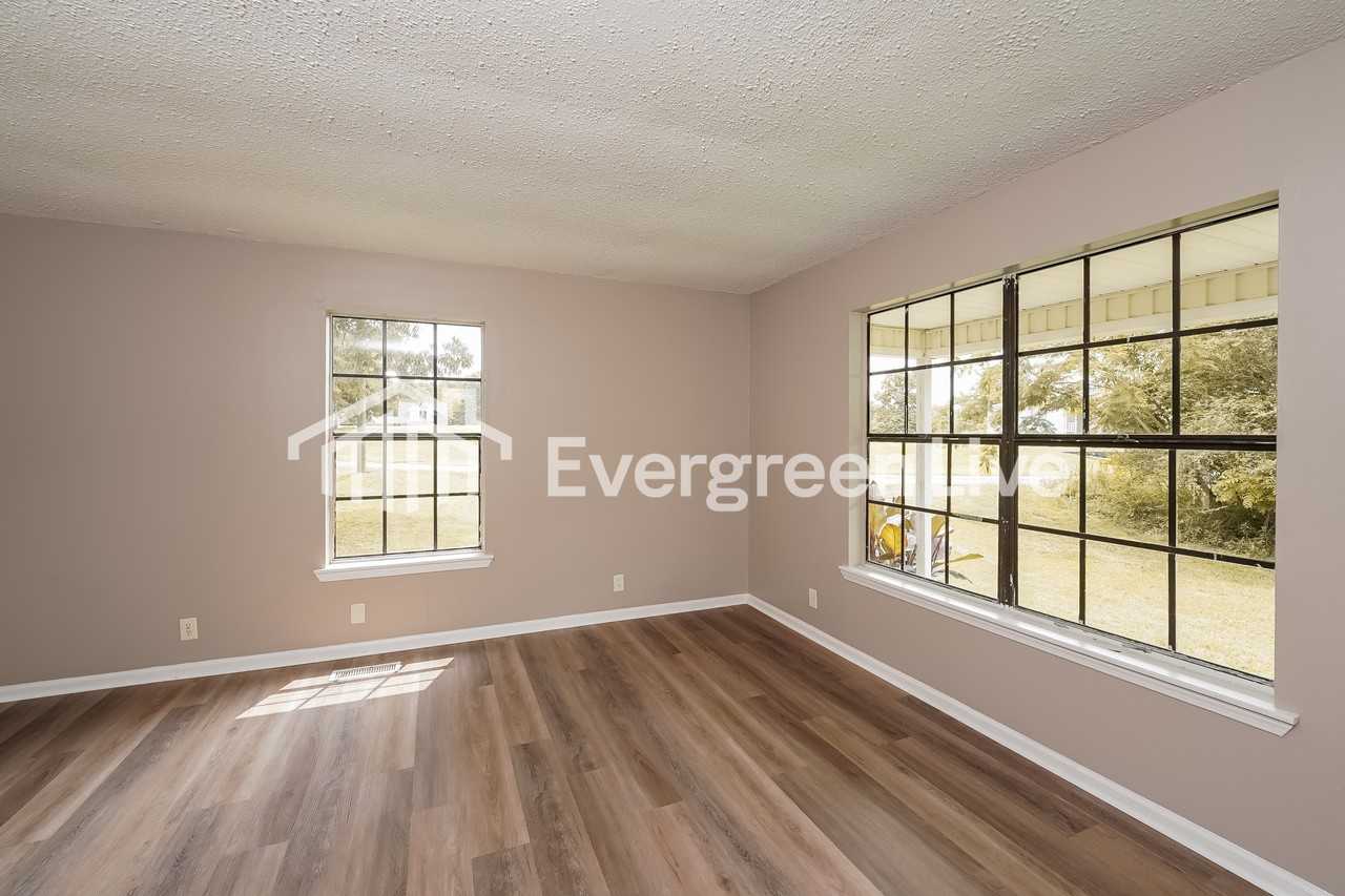 104 Hatch Dr - Photo 4 of 15