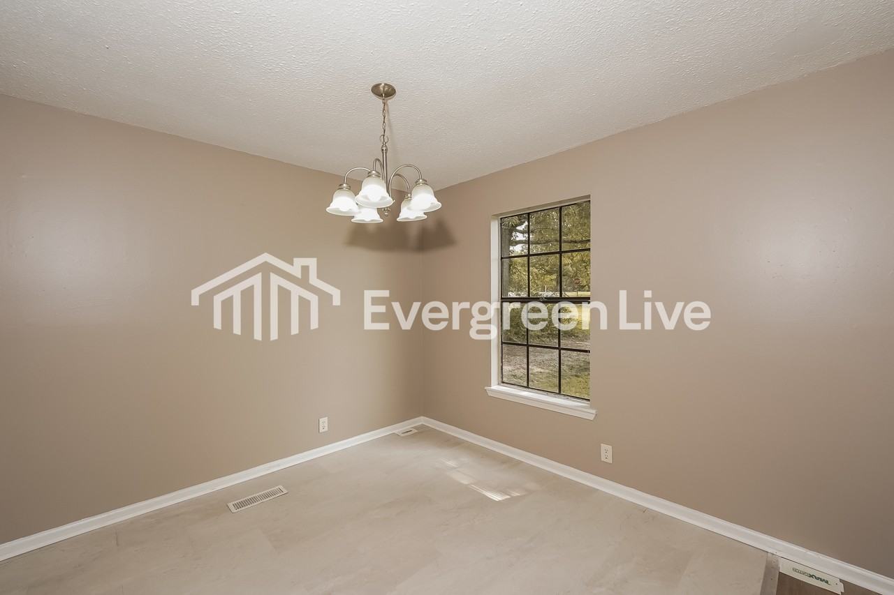 104 Hatch Dr - Photo 5 of 15