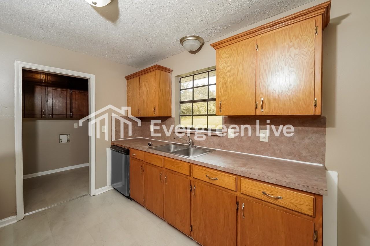 104 Hatch Dr - Photo 6 of 15