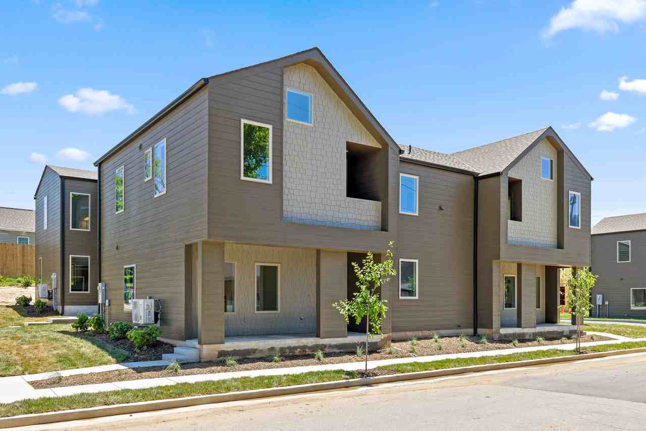 2704 Long St #105