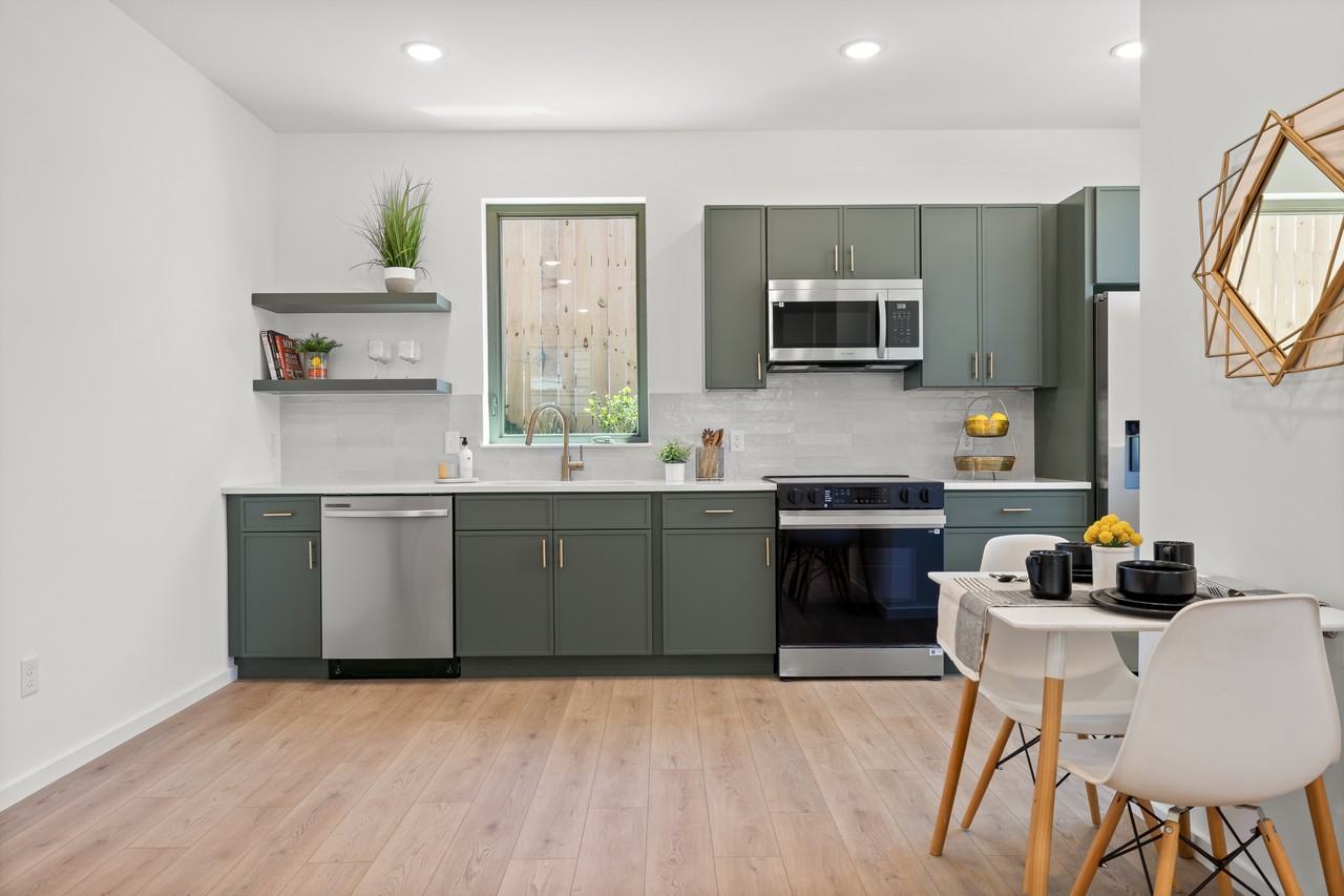 2702 Long St #112 - Photo 3 of 10