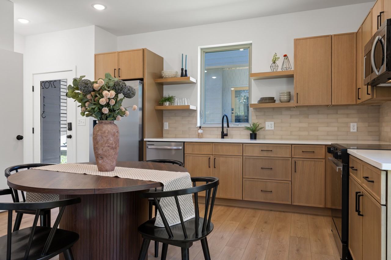 2706 Long St #113 - Photo 3 of 11