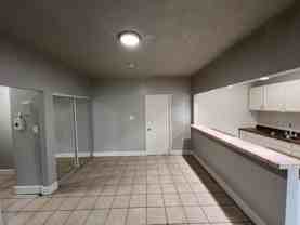 5606 S Figueroa St #3A - Photo 1 of 1