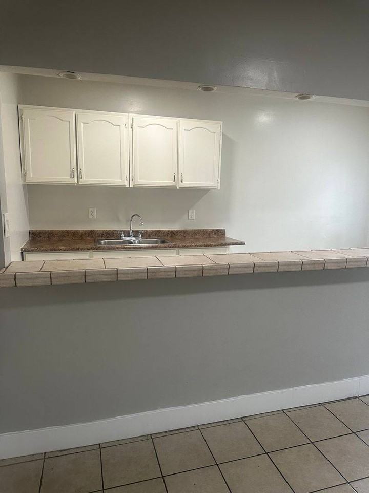 5606 S Figueroa St #3A - Photo 4 of 8