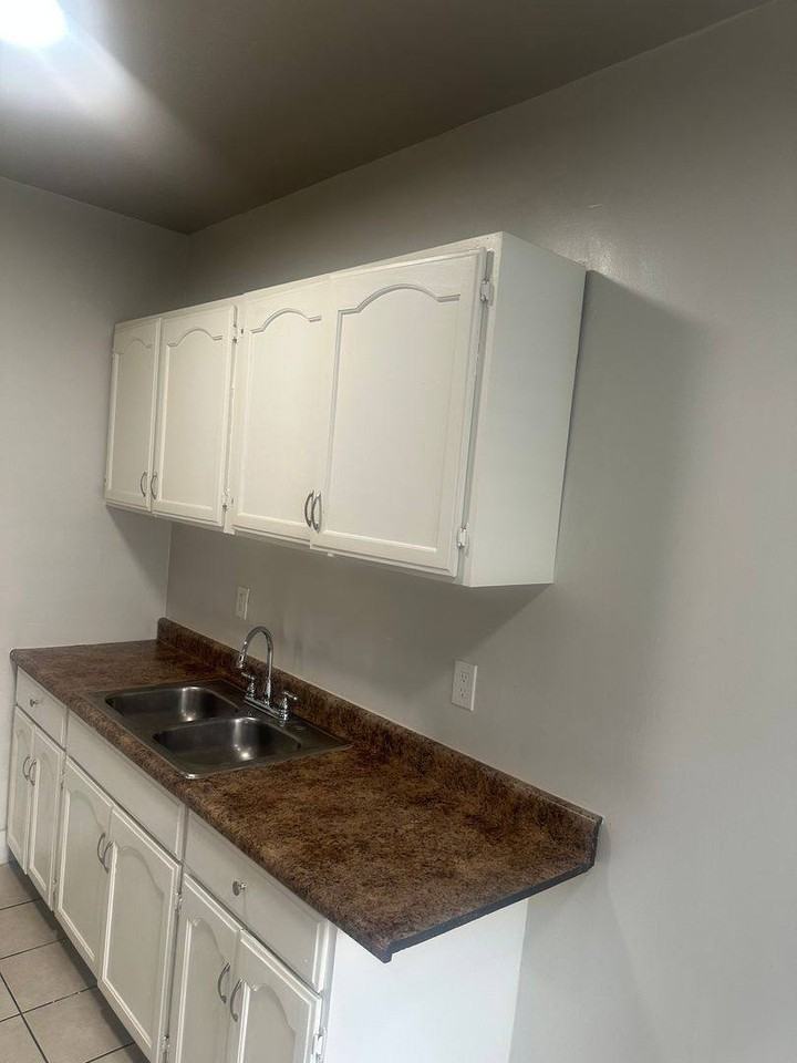 5606 S Figueroa St #3A - Photo 6 of 8