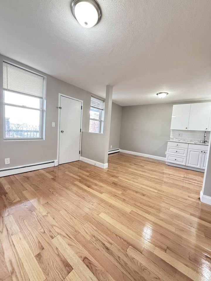 67 Shawmut St #3 - Photo 3 of 10