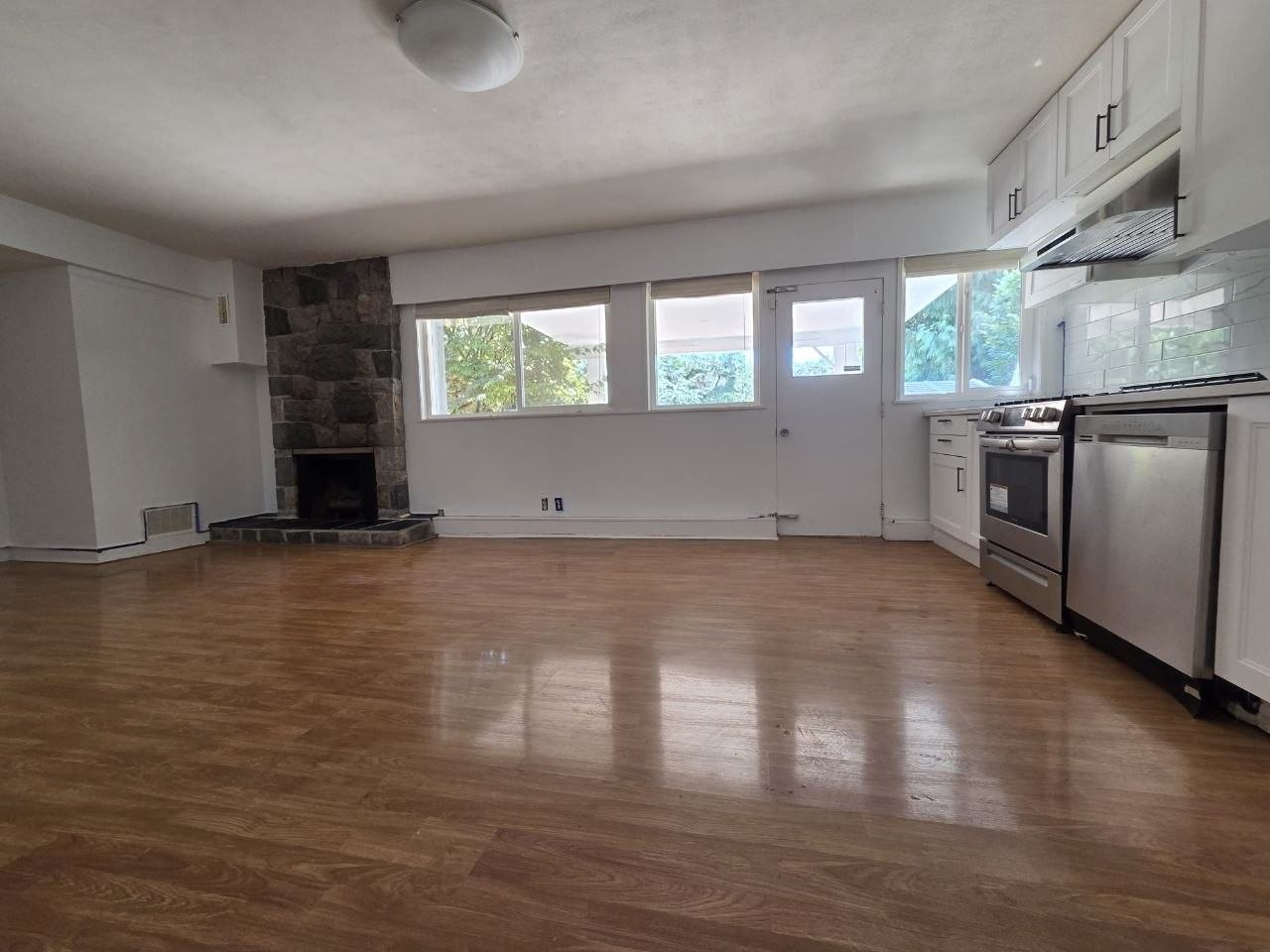 647 Blueridge Avenue - Photo 3 of 15