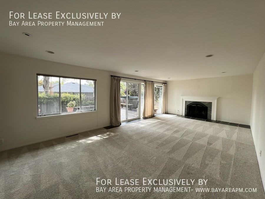 2065 Nassau Dr - Photo 2 of 18