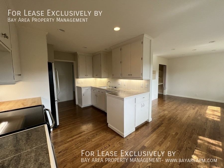 2065 Nassau Dr - Photo 3 of 18