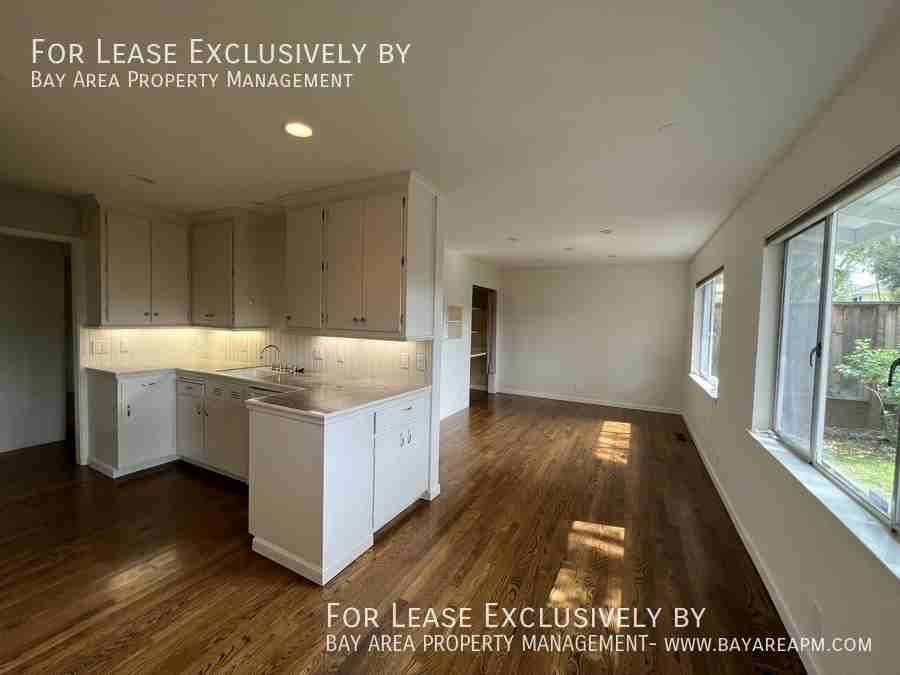 2065 Nassau Dr - Photo 4 of 18