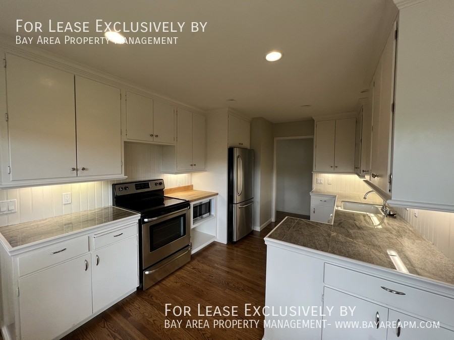 2065 Nassau Dr - Photo 5 of 18