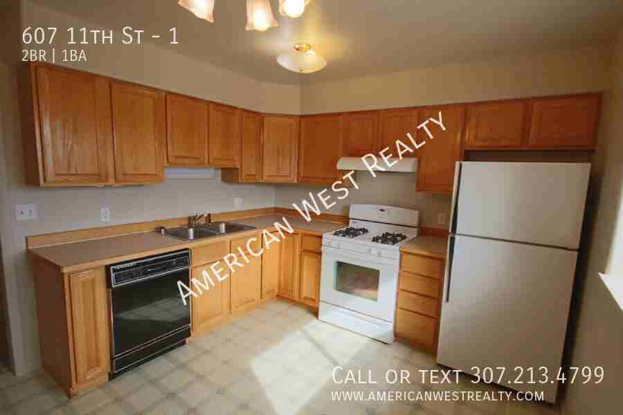 607 11th St #1 - Photo 2 of 6