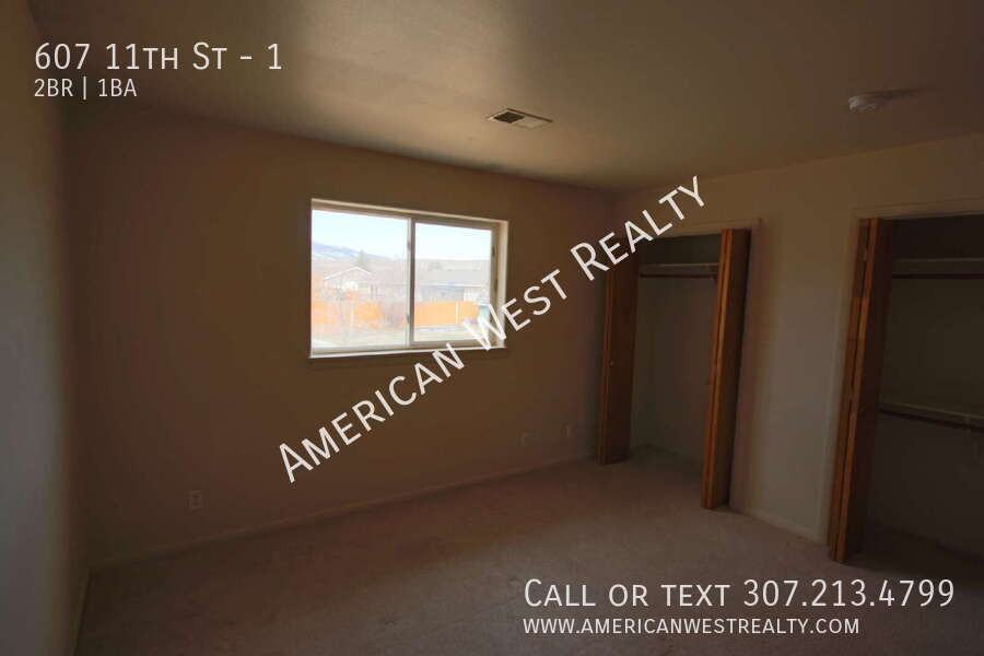 607 11th St #1 - Photo 4 of 6