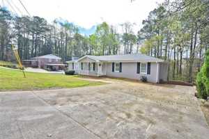 featured image of 86 Regency Way Se