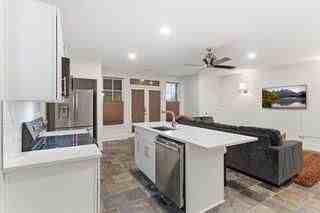 942 Glenwood Ave Se - Photo 2 of 26