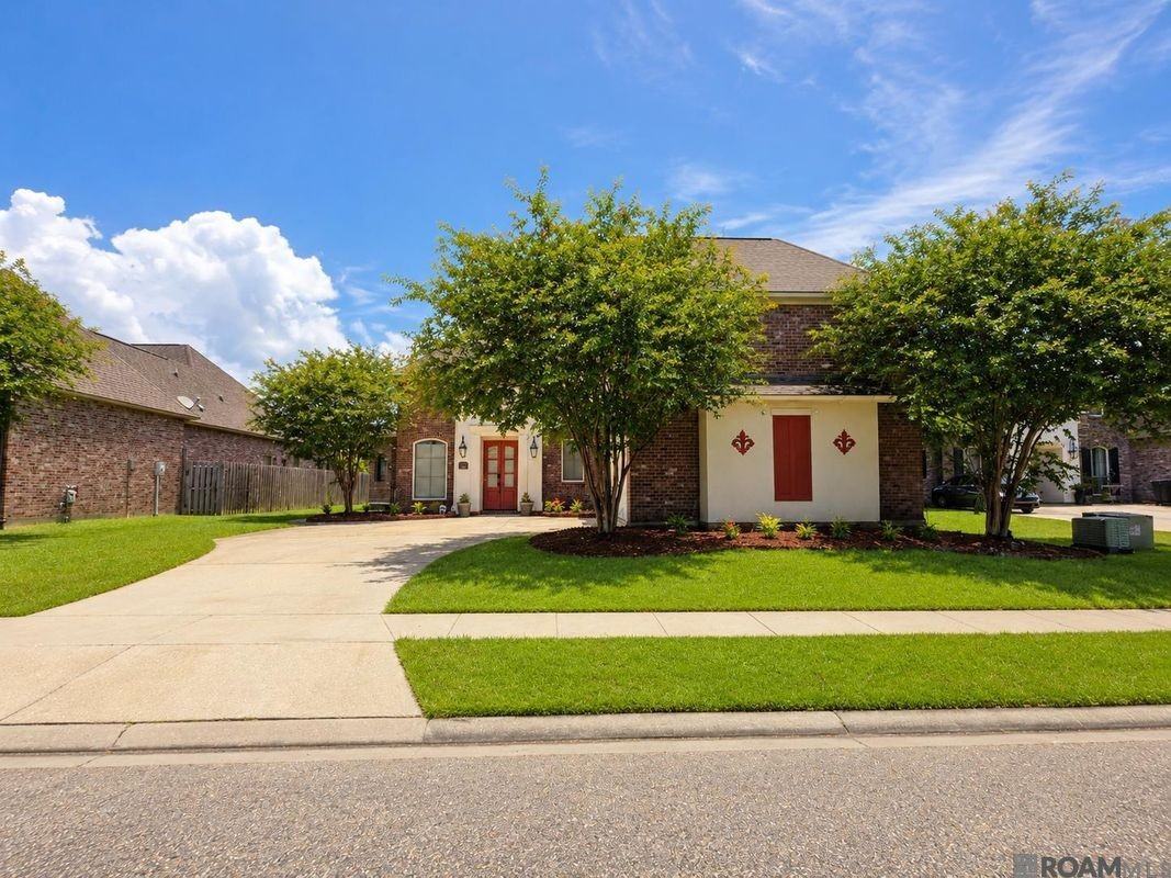 9430 Magnolia Xing - Photo 2 of 27