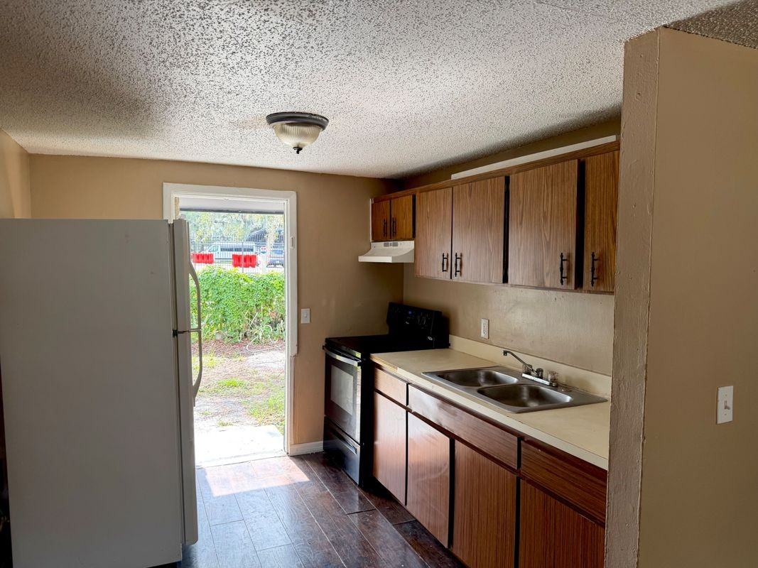2229 E 133rd Ave - Photo 6 of 7