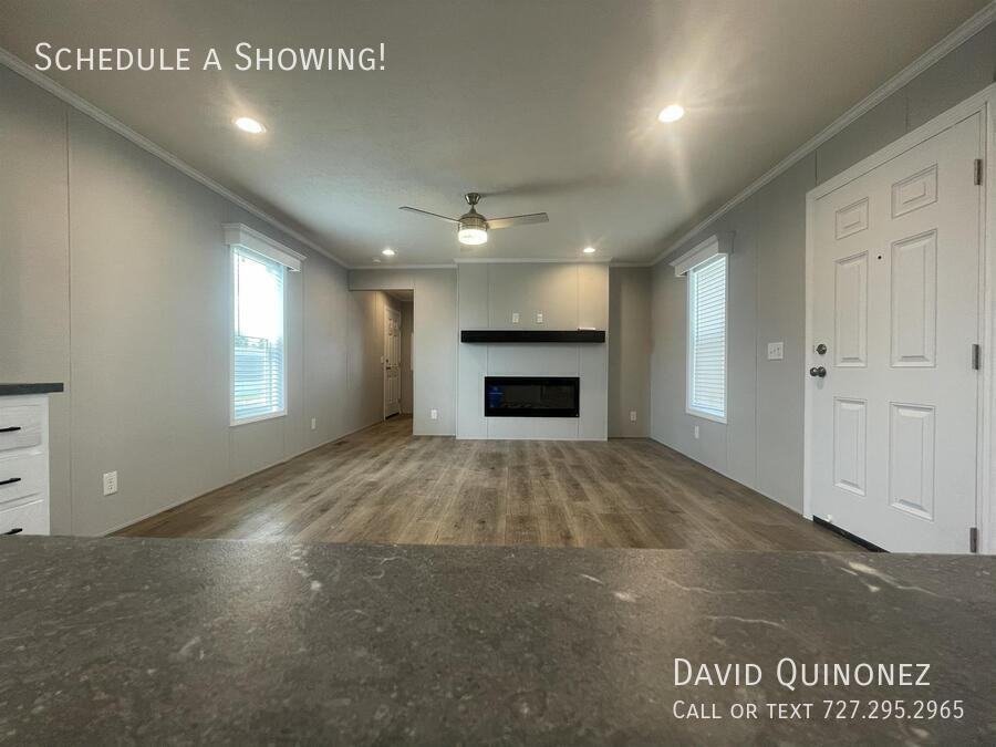 701 Mill St - Photo 4 of 17