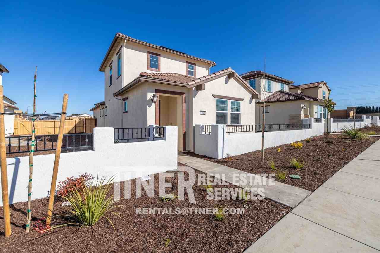 7941 Titan Dr - Photo 5 of 38