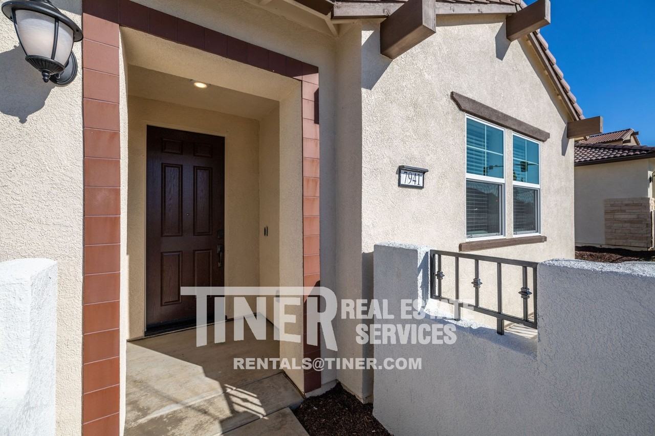 7941 Titan Dr - Photo 7 of 38