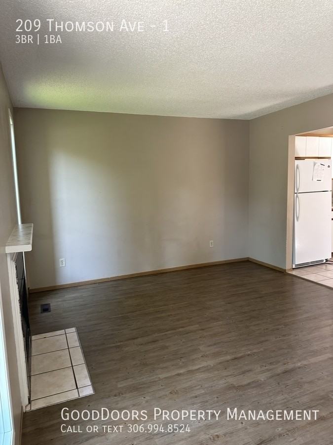209 Thomson Ave #1