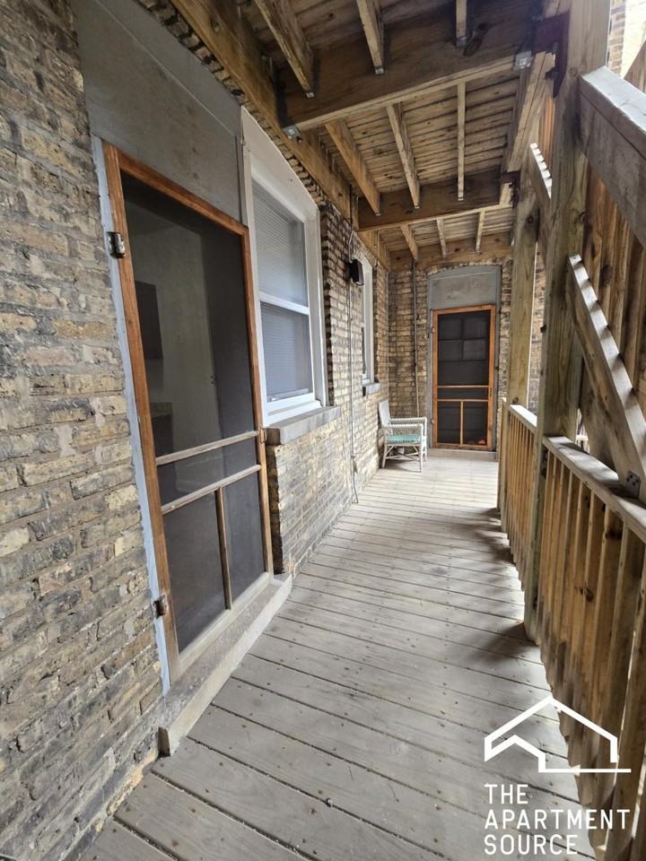 7755 N Sheridan Rd #2 - Photo 5 of 9