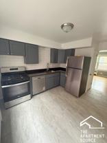 6727 N California Ave #1W - Photo 1 of 1