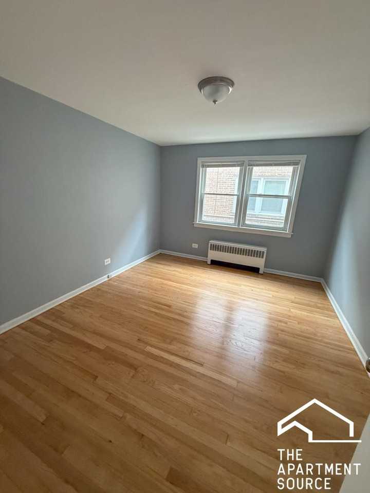 6727 N California Ave #1W - Photo 6 of 16