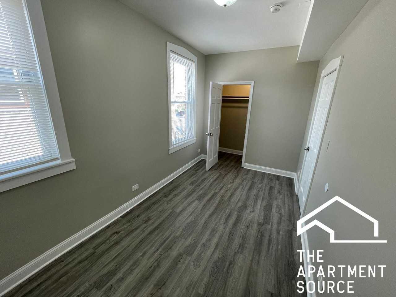 5319 W Fullerton Ave #2 - Photo 4 of 8