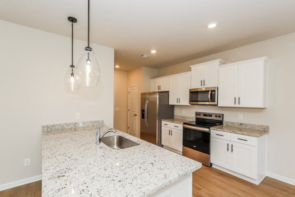 660 Mackenzie Cv - Photo 5 of 16