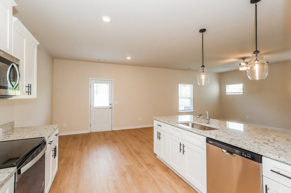 660 Mackenzie Cv - Photo 6 of 16