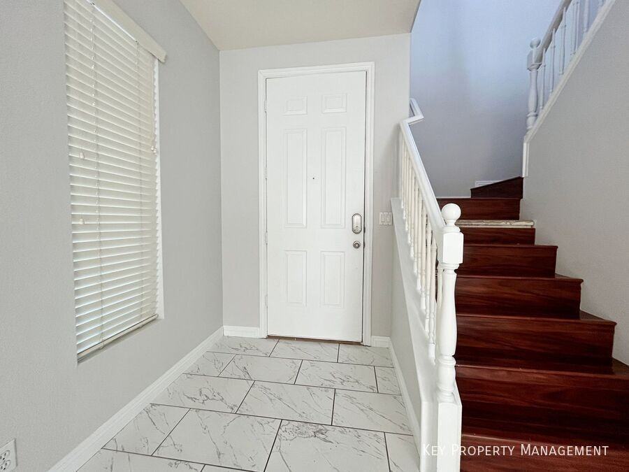 1627 Bamboo Rain Ave - Photo 4 of 20