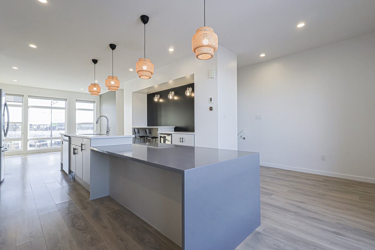 1704 Keene Crescent Southwest - Photo 6 of 40