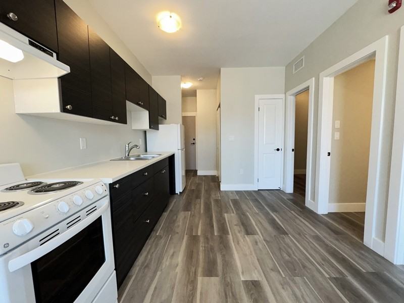 61 Thompsons Rd W - Photo 3 of 17