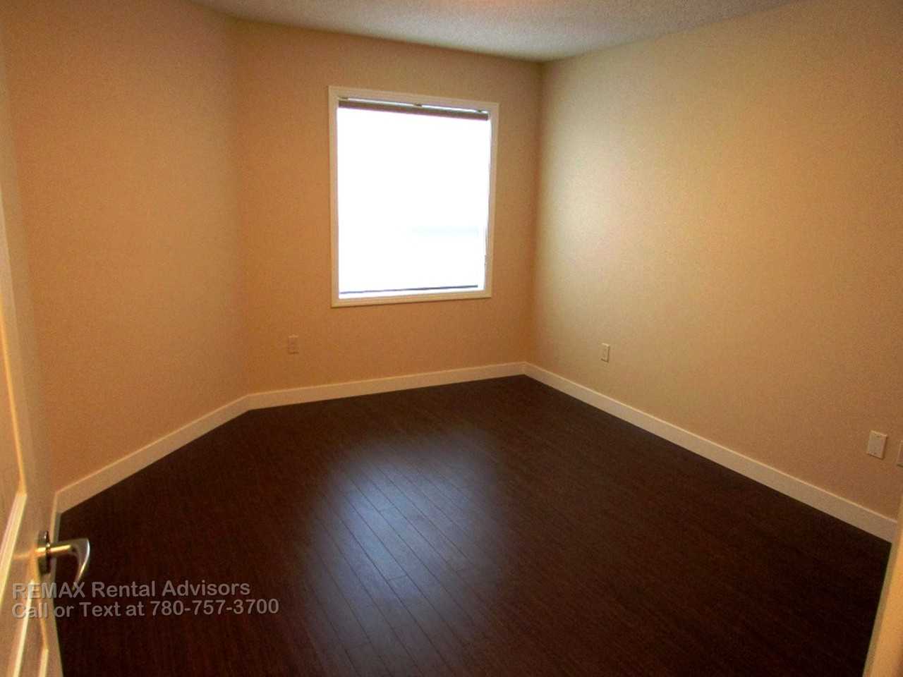 2045 Grantham Crt Nw - Photo 5 of 9