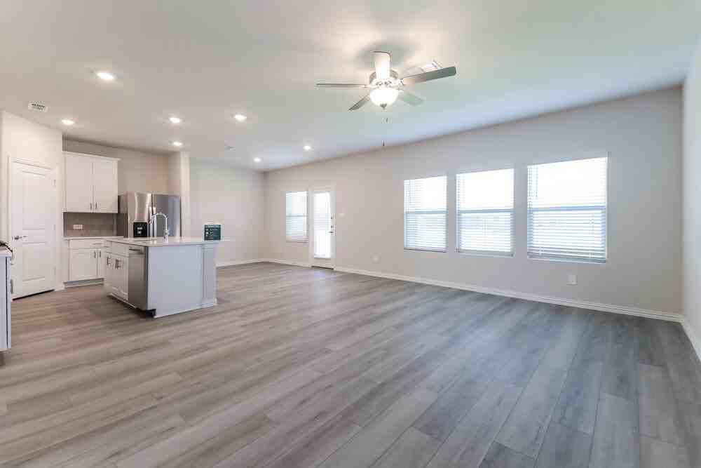1408 Bridgestone Dr - Photo 5 of 20
